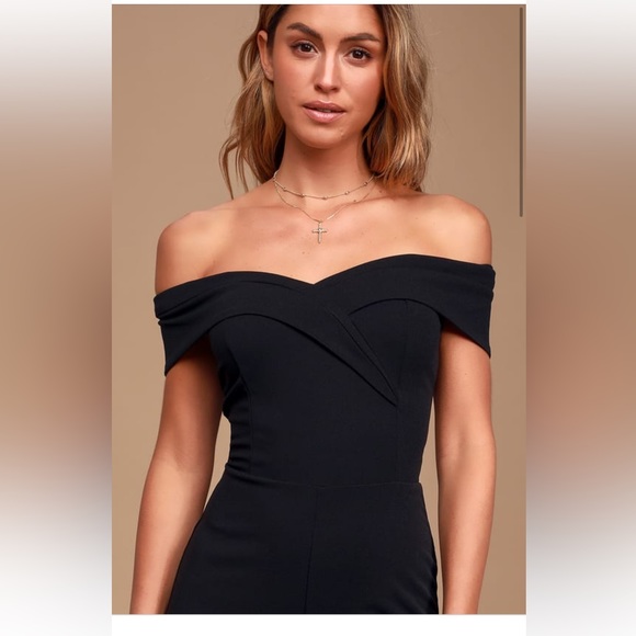 Off the shoulder Lulus Jumpsuit in black, size small - Picture 3 of 7